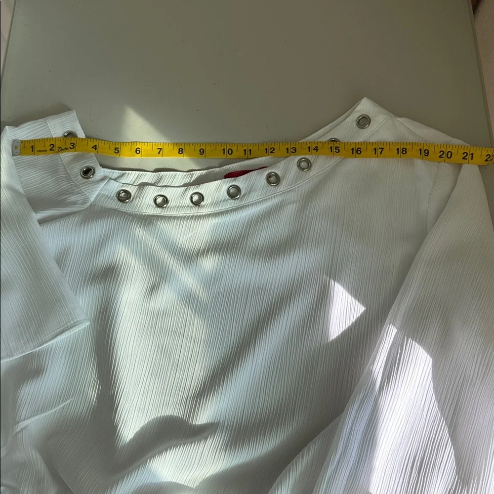 Jennifer Lopez Off-Shoulder White Grommet-Trim Blouse Size Large - Picture 7 of 16